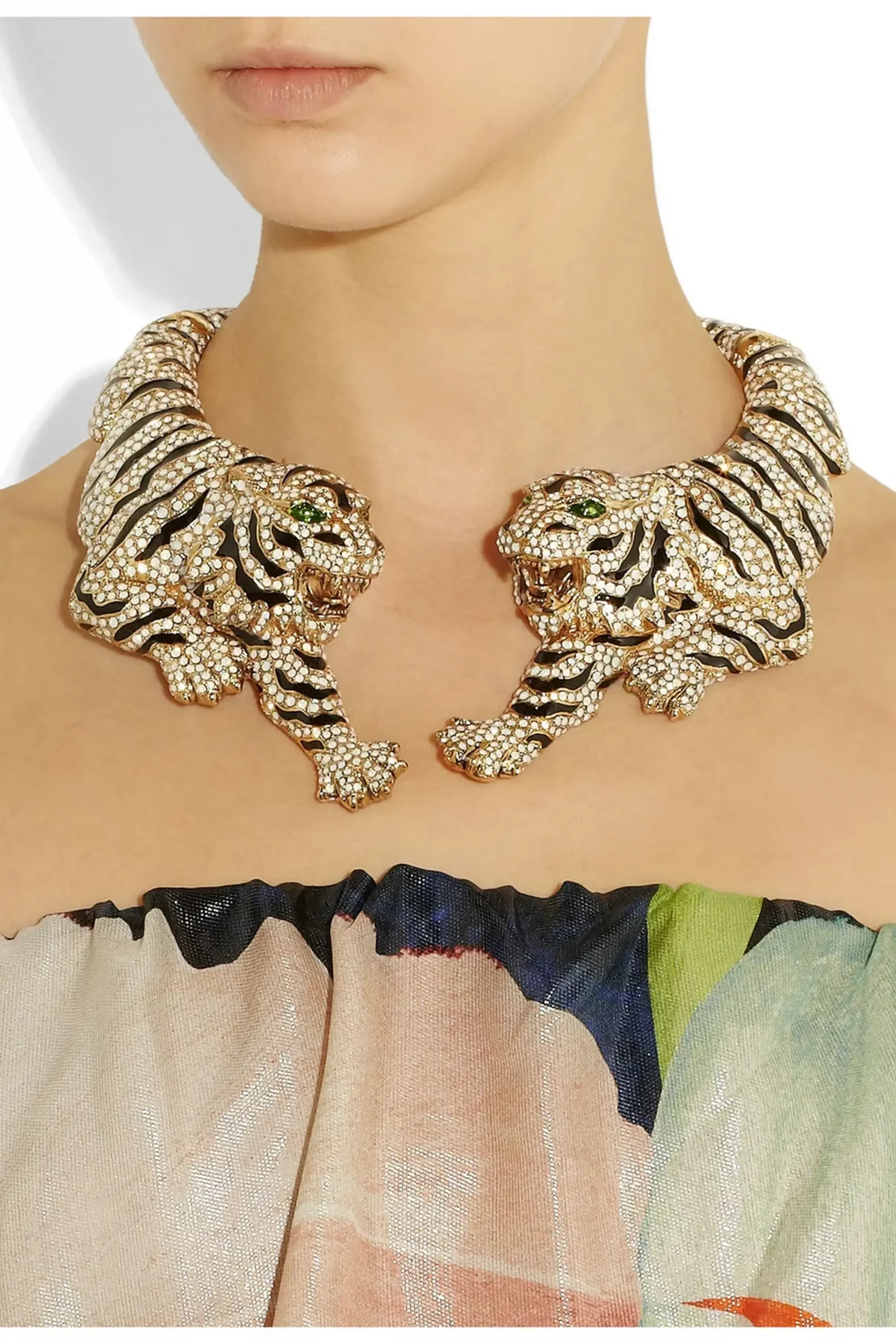 Look со стильными украшениями от ROBERTO CAVALLI